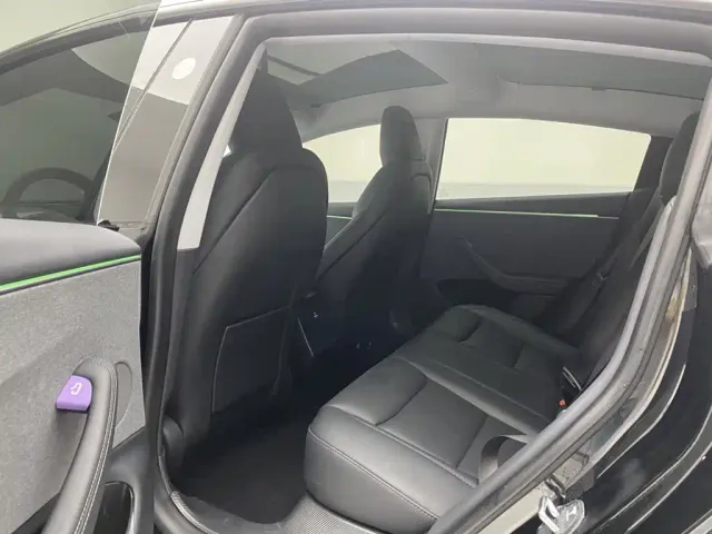 Tesla Model 3 — Фото автомобиля 19