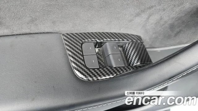 Tesla Model Y — Фото автомобиля 20