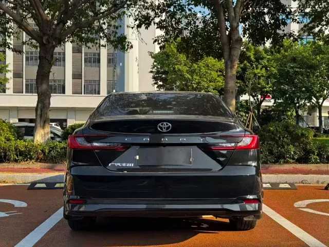 Toyota Camry — Фото автомобиля 8