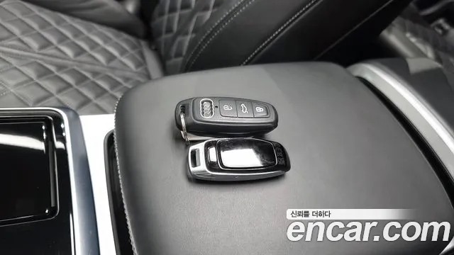 Audi Q8 50 TDI quattro Premium — Фото автомобиля 16
