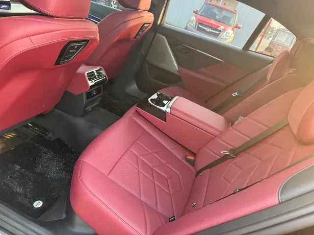 BMW 5 Series — Фото автомобиля 6