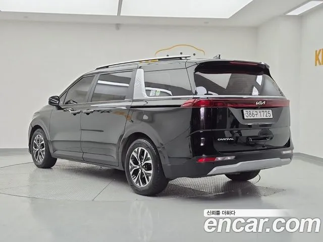 Kia Carnival Generation 4 — Фото автомобиля 3