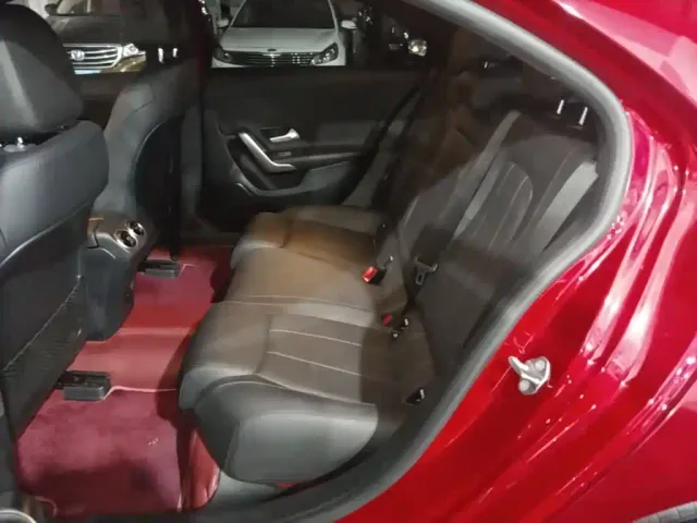 Mercedes-Benz A-Class — Фото автомобиля 16