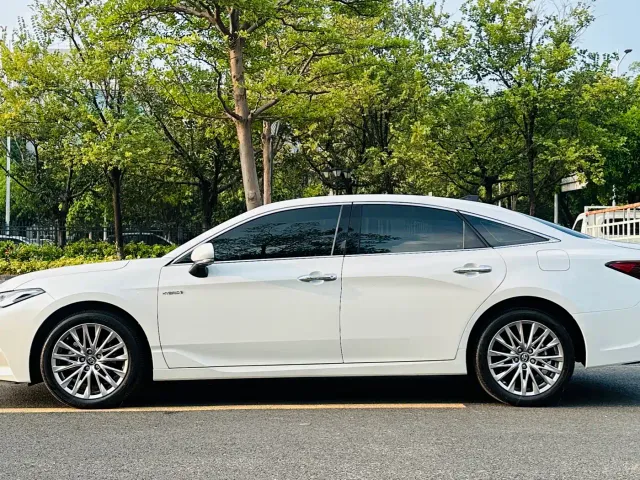 Toyota Avalon — Фото автомобиля 7