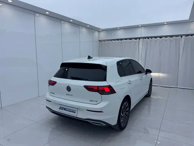 Volkswagen Golf — Фото автомобиля 4