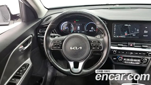 Kia Niro Niro Plus Air — Фото автомобиля 12