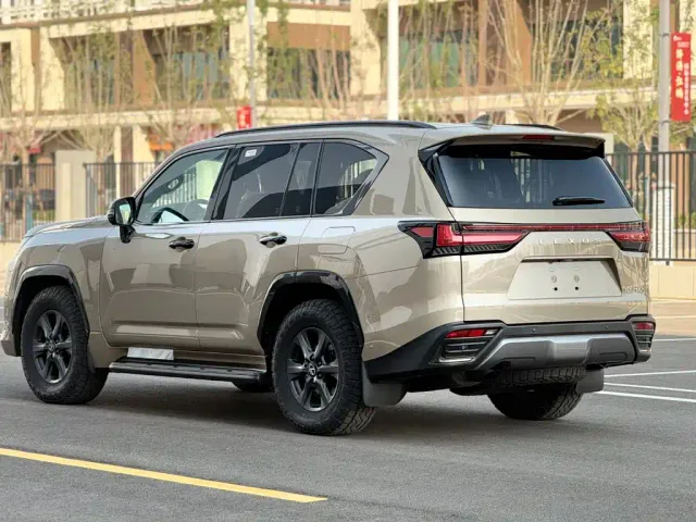 Lexus LX — Фото автомобиля 3