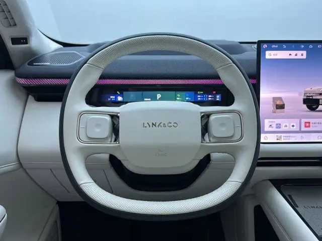 Lynk & Co 900 — Фото автомобиля 5