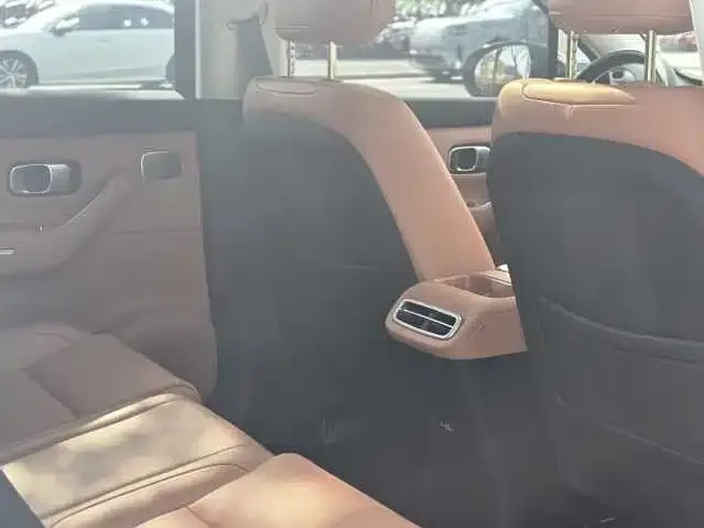 Leapmotor C10 — Фото автомобиля 4