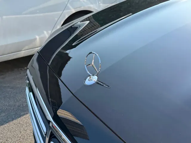 Mercedes-Benz E-Class — Фото автомобиля 4