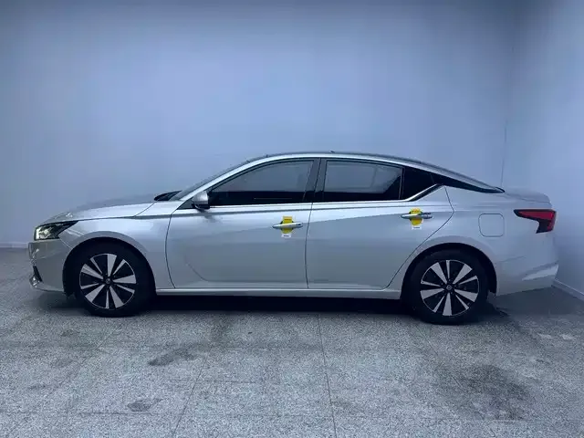 Nissan Teana — Фото автомобиля 12