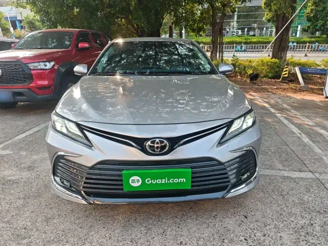 Toyota Camry — Фото автомобиля 2