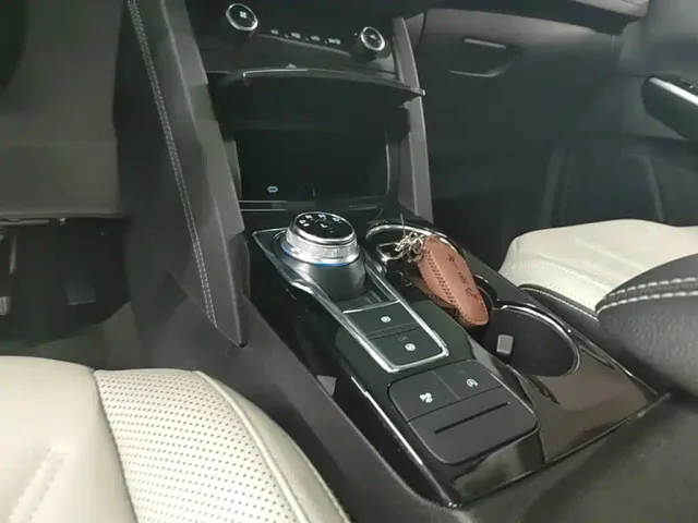 Ford Escape — Фото автомобиля 13