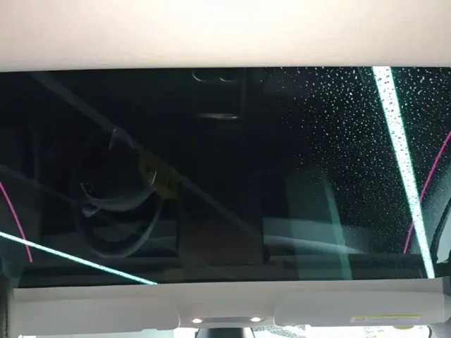 Tesla Model 3 — Фото автомобиля 13