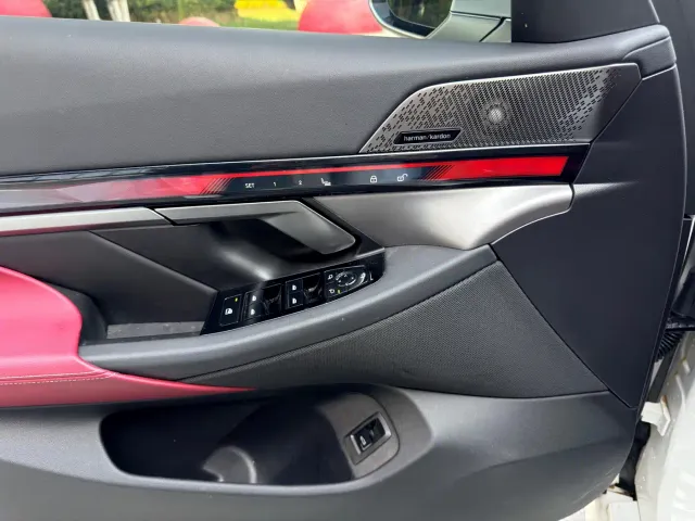 BMW 5 Series — Фото автомобиля 6