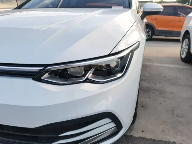 Volkswagen Golf — Фото автомобиля 23