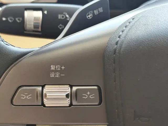 BYD Qin L — Фото автомобиля 14