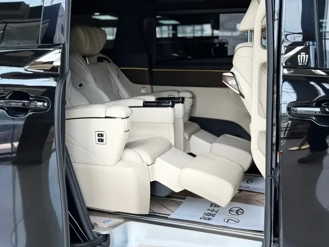 Toyota Vellfire — Фото автомобиля 20
