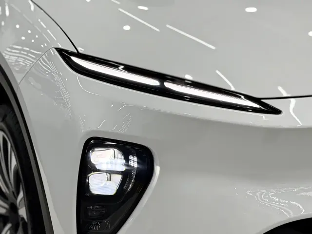 Nio ES8 — Фото автомобиля 17