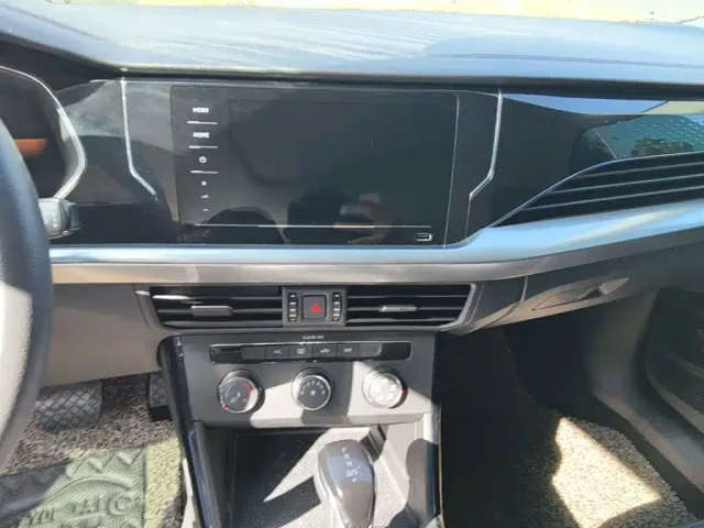 Volkswagen Passat — Фото автомобиля 12