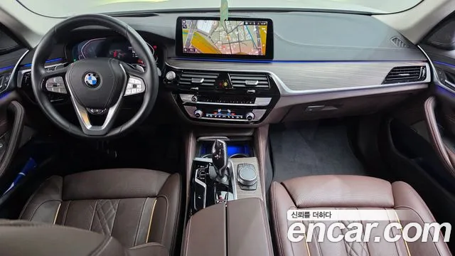 BMW 5 Series G30 — Фото автомобиля 10