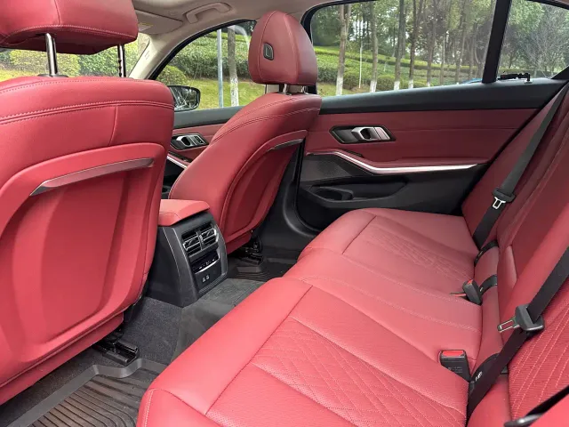BMW 3 Series — Фото автомобиля 8
