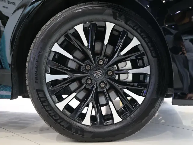 Toyota Vellfire — Фото автомобиля 5