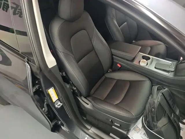 Tesla Model Y — Фото автомобиля 24
