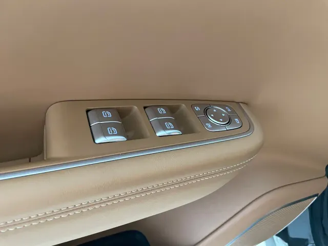 Li Auto ONE — Фото автомобиля 16