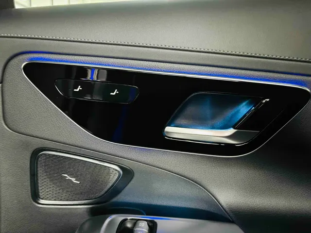 Mercedes-Benz C-Class — Фото автомобиля 24