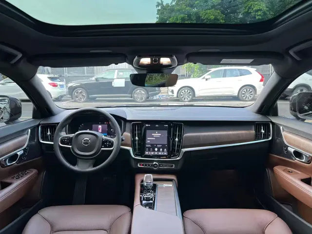 Volvo V90 — Фото автомобиля 12