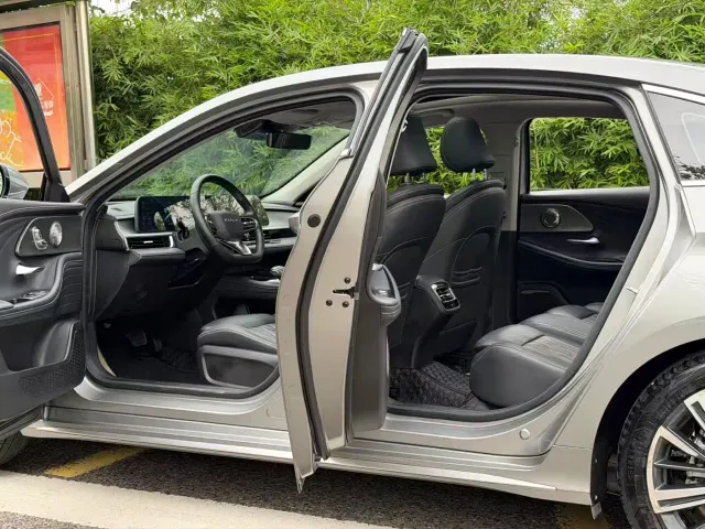 Chery Arrizo 8 — Фото автомобиля 11