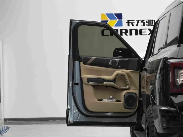 BYD FangChengBao Leopard 8 — Фото автомобиля 7