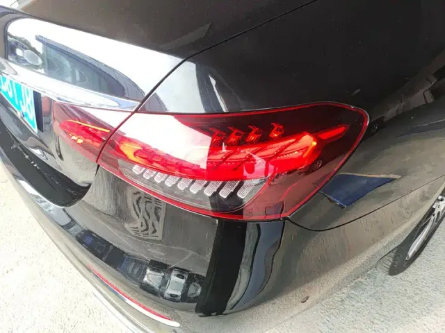 Mercedes-Benz E-Class — Фото автомобиля 12