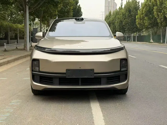 Li Auto L9 — Фото автомобиля 2