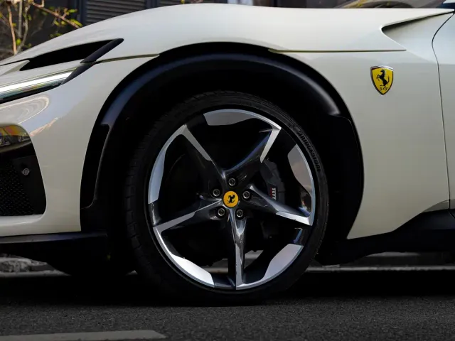 Ferrari Purosangue — Фото автомобиля 8
