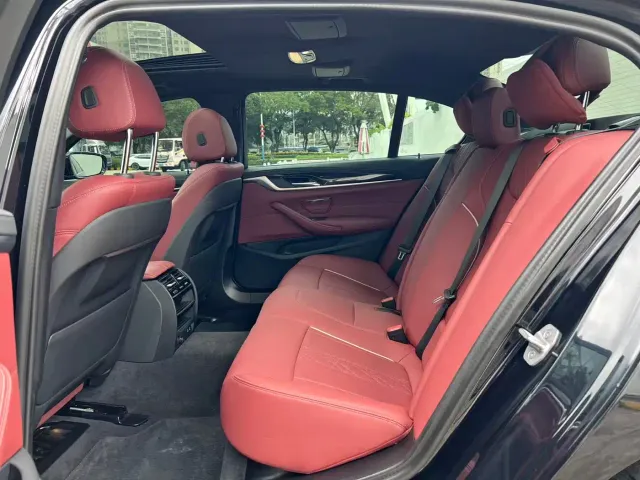 BMW 5 Series — Фото автомобиля 5