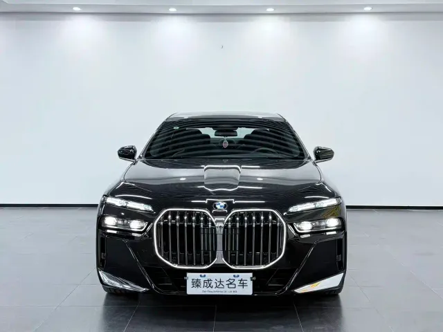 BMW 7 Series — Фото автомобиля 2