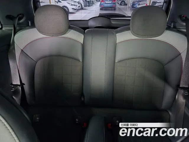 Mini Cooper — Фото автомобиля 11