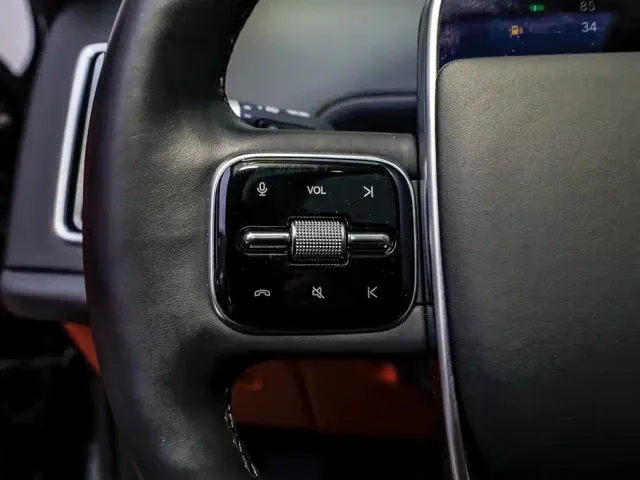 Li Auto L7 — Фото автомобиля 17