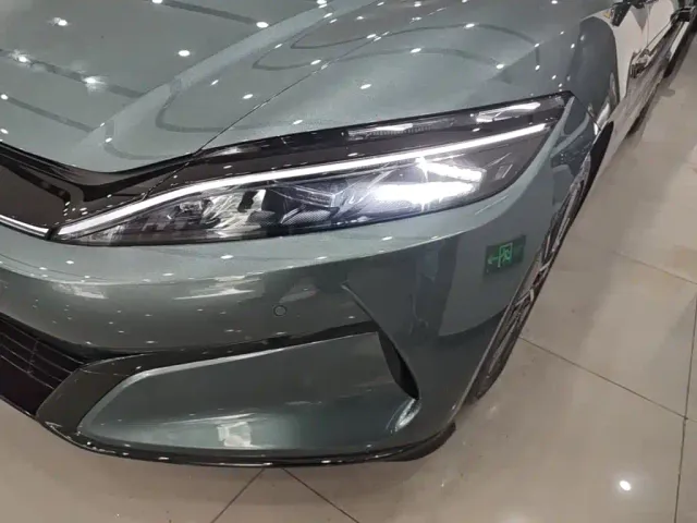 BYD Han L — Фото автомобиля 23