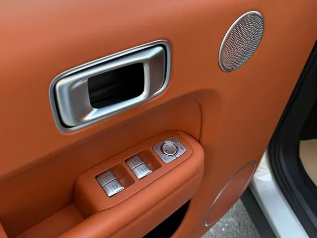 Li Auto L9 — Фото автомобиля 16