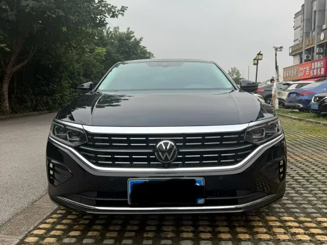 Volkswagen Passat — Фото автомобиля 2