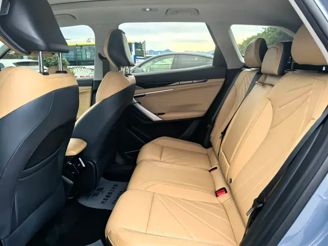 Geely Boyue L — Фото автомобиля 7