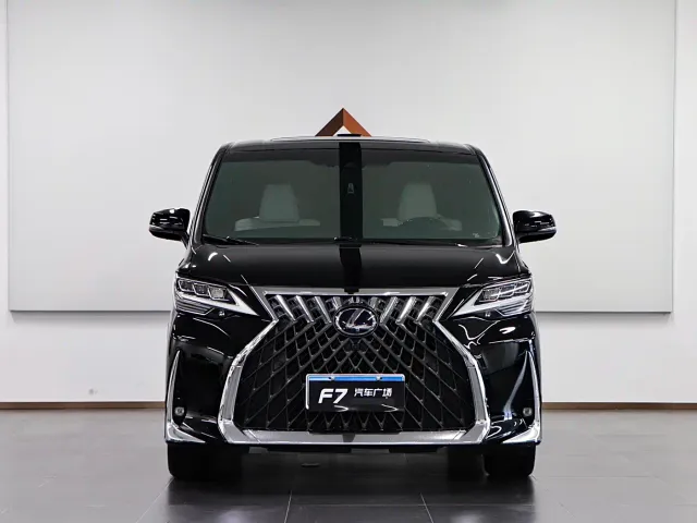 Lexus LM — Фото автомобиля 2