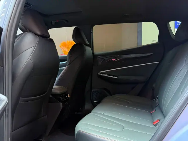 Geely Boyue — Фото автомобиля 5