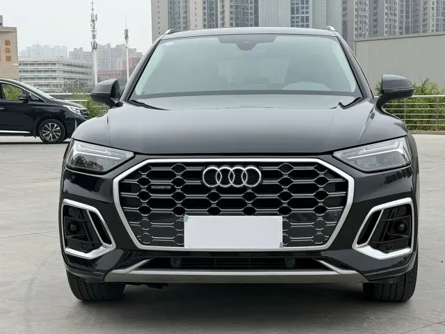 Audi Q5L — Фото автомобиля 2