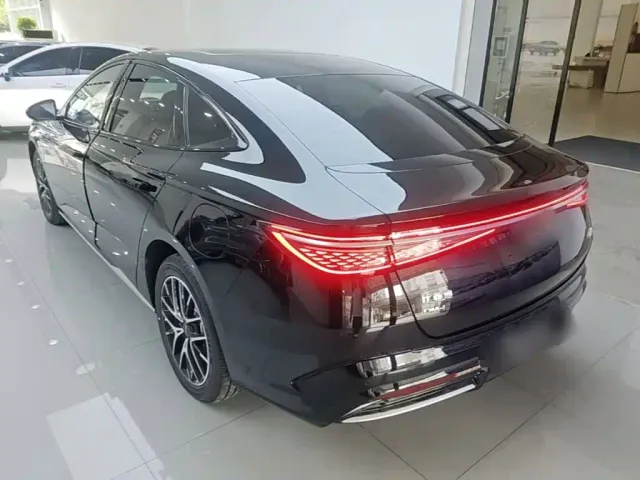 BYD Seal 07 DM-i — Фото автомобиля 22