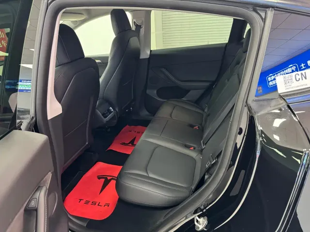 Tesla Model Y — Фото автомобиля 9