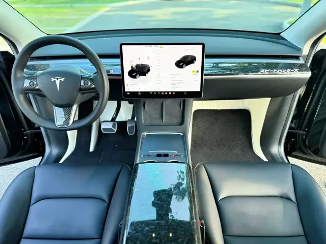 Tesla Model Y — Фото автомобиля 8